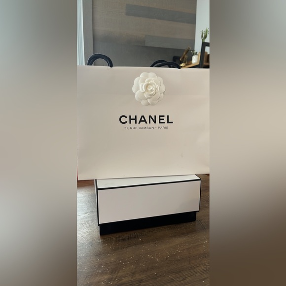 Chanel shopping paper bag, box and ruban - Picture 3 of 5